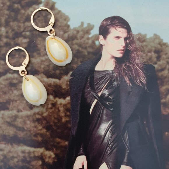 Shell Gold Dangle Earrings Charm Women Fashion Casual Formal Jewelry Gift - Picture 1 of 2